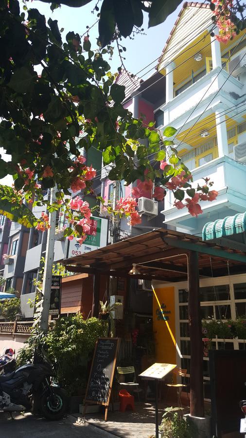 The Commonroom Cnx Chiang Mai Exterior photo